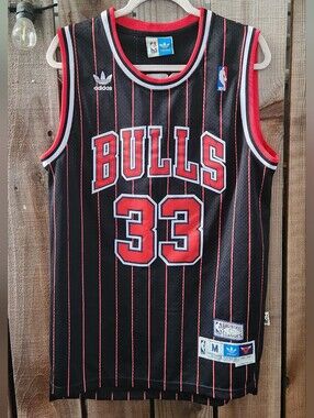 🏀🔥Adidas Scottie Pippen #33 Chicago Bulls Hardwood Classics Jersey